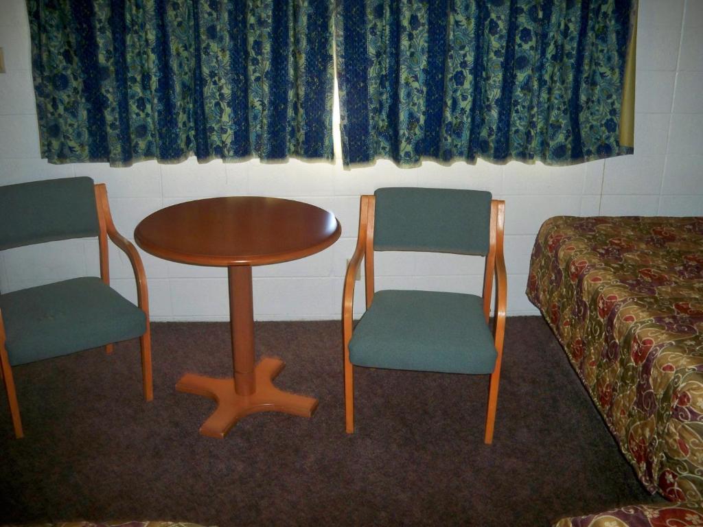 Desert Skies Motel Gallup Room photo