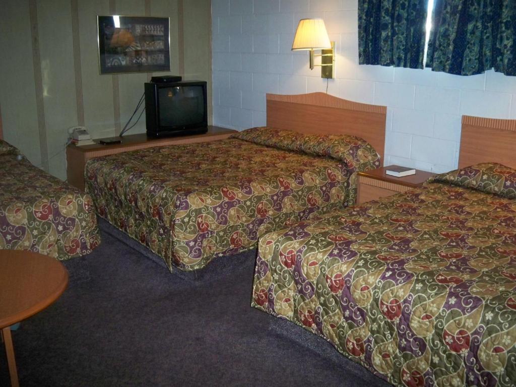 Desert Skies Motel Gallup Room photo
