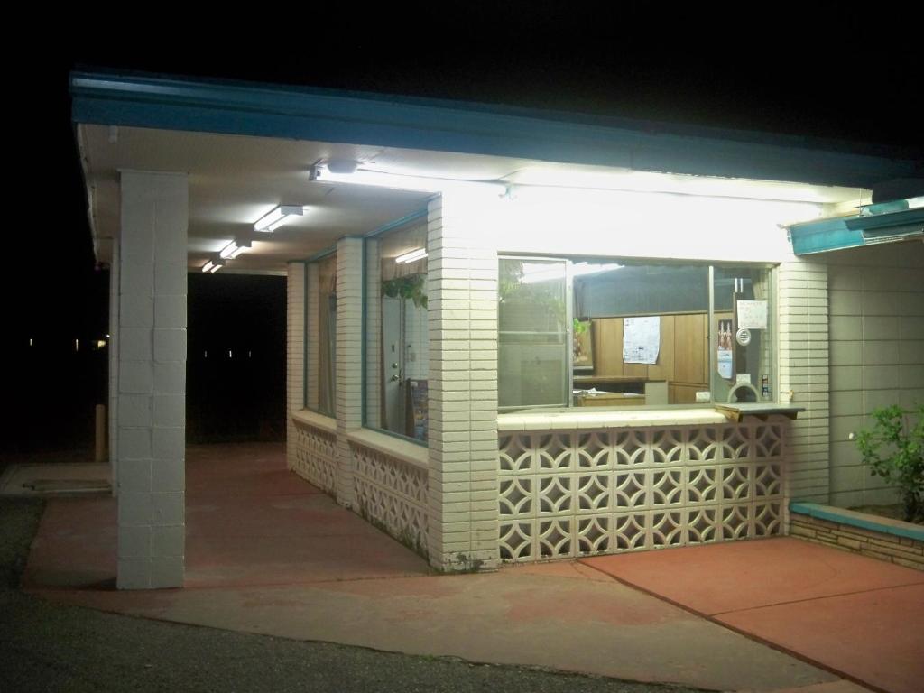 Desert Skies Motel Gallup Exterior photo
