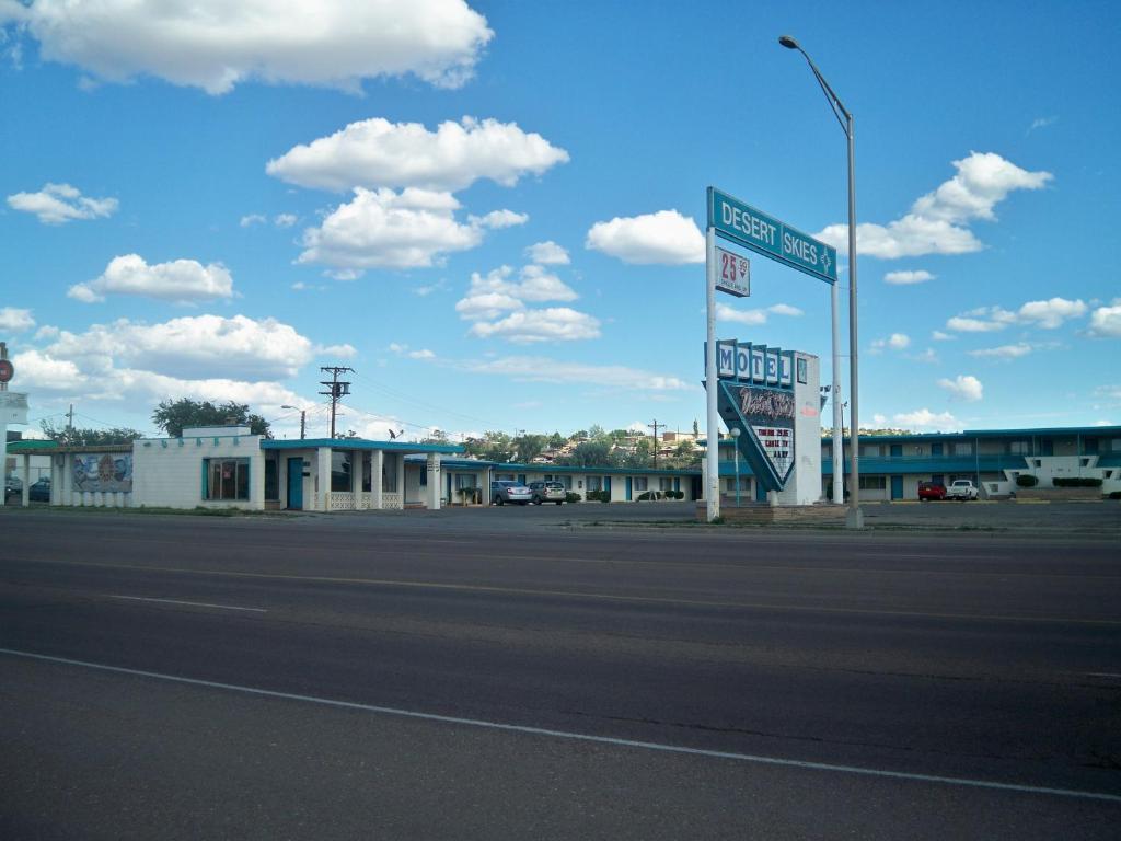 Desert Skies Motel Gallup Exterior photo