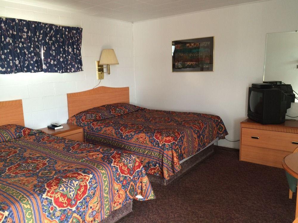 Desert Skies Motel Gallup Exterior photo