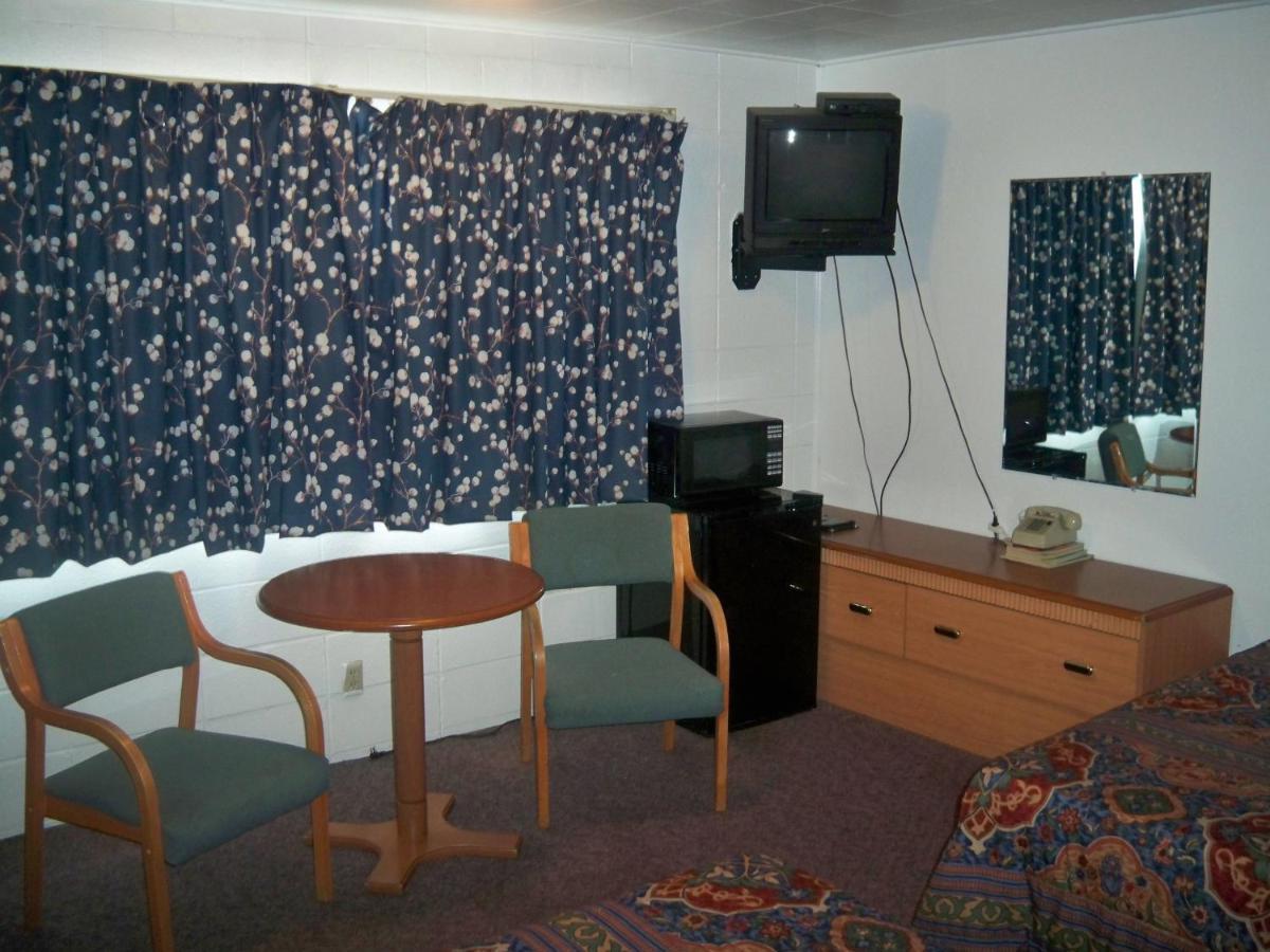 Desert Skies Motel Gallup Room photo